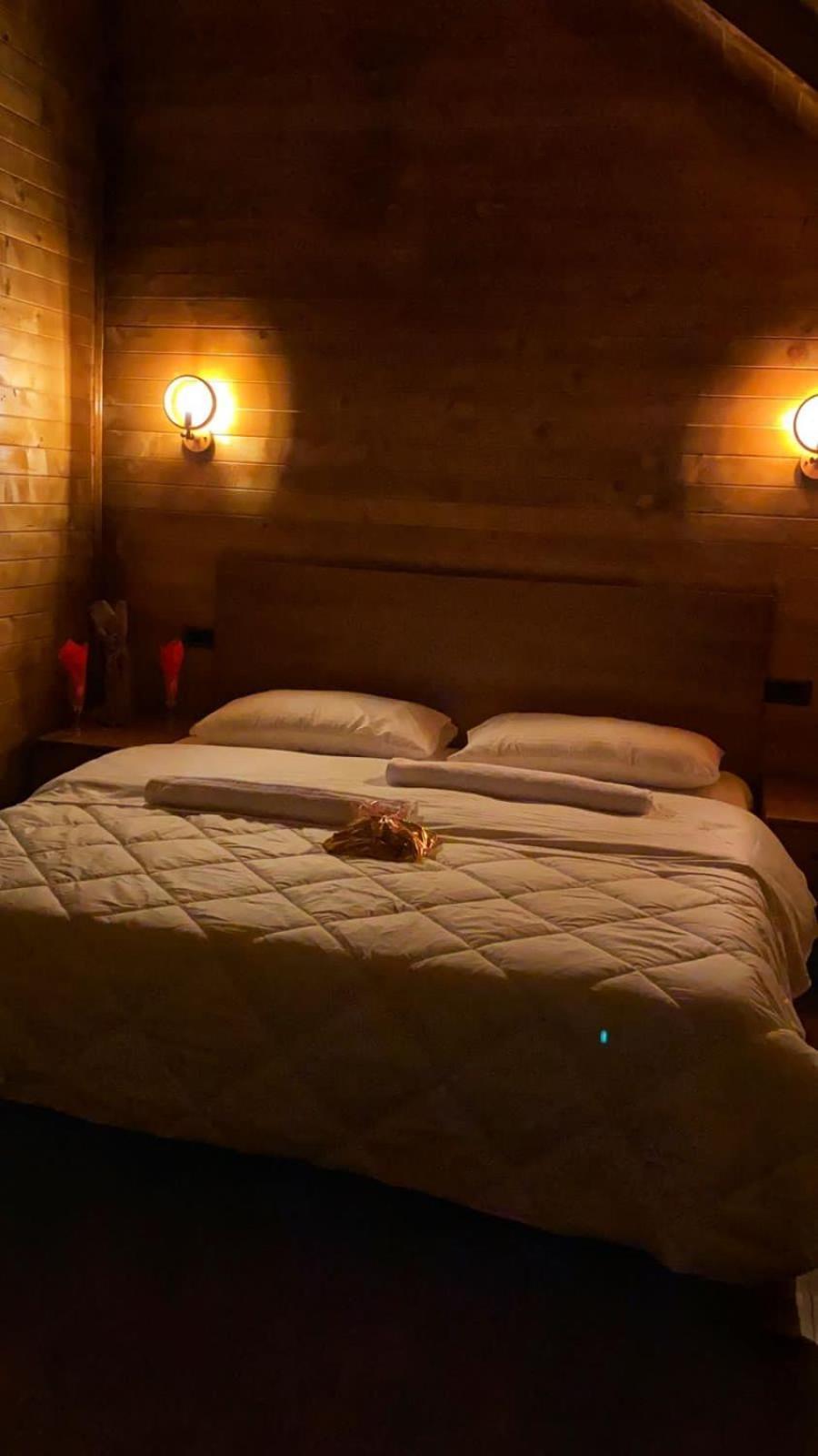 Hotel Tradita Valbonë Esterno foto